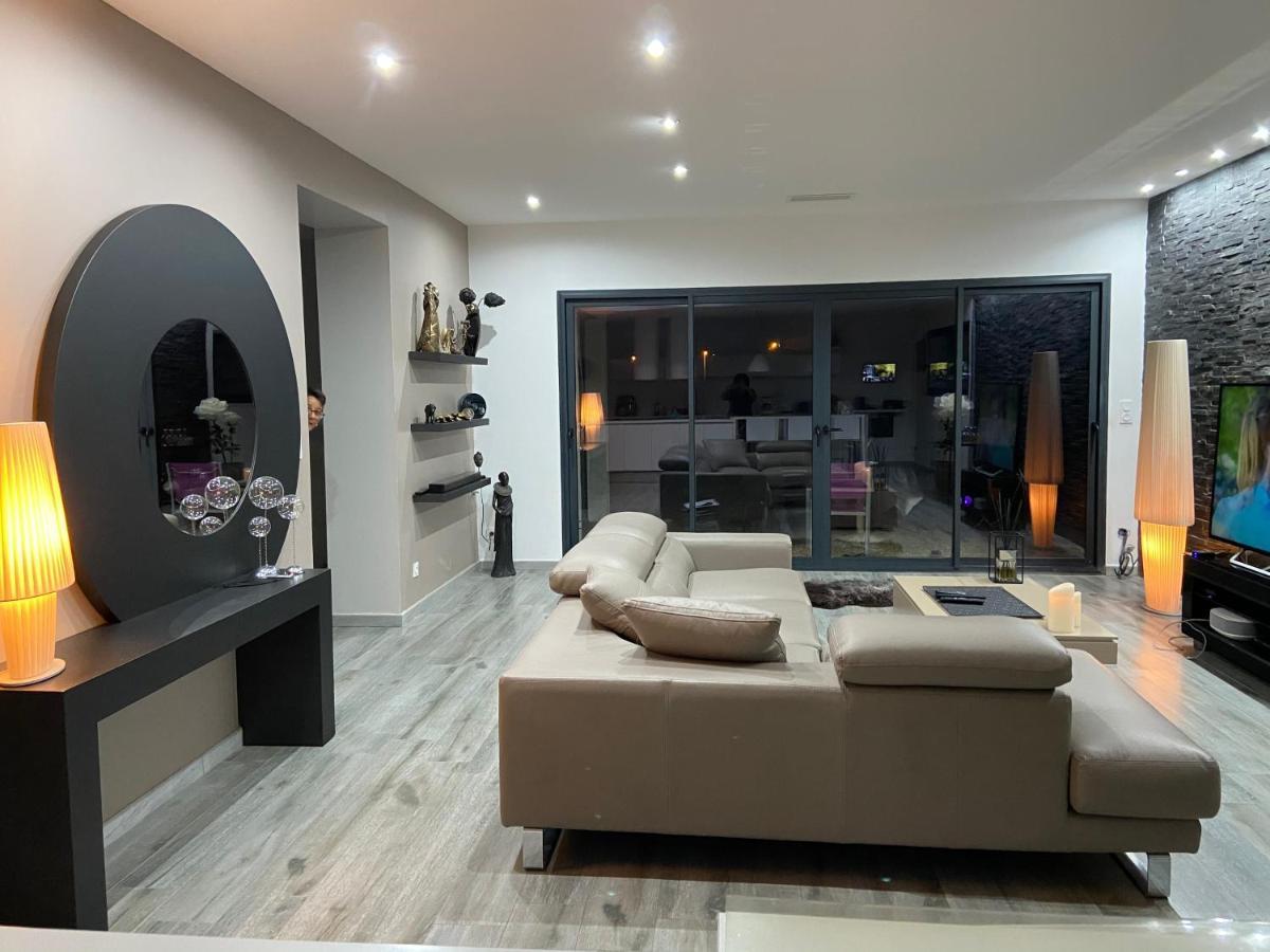Fun And Sun Room Salles-dʼAude المظهر الخارجي الصورة