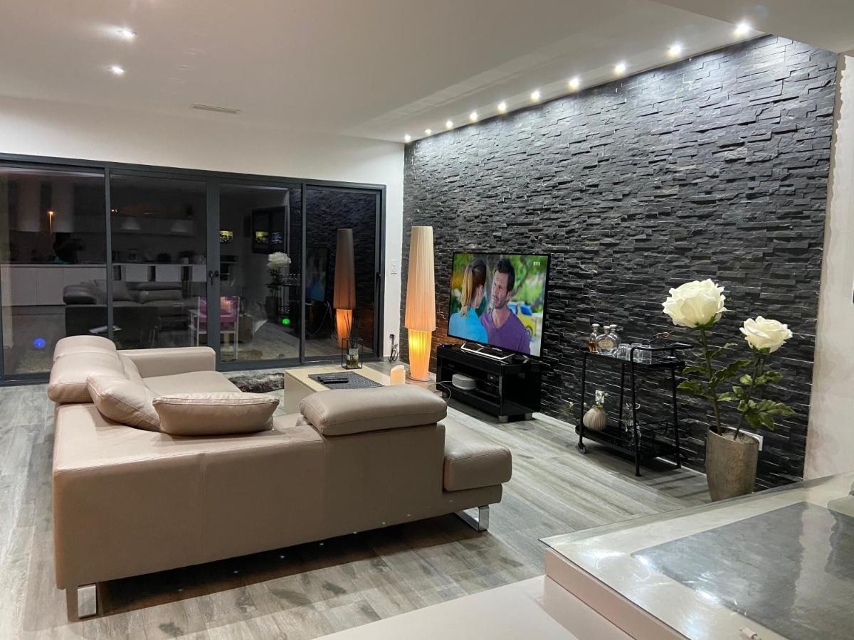 Fun And Sun Room Salles-dʼAude المظهر الخارجي الصورة